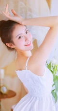 娇艳盛开的玫瑰 亚洲花季女生高清室内写真美图