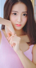娇艳盛开的玫瑰 亚洲花季女生高清室内写真美图
