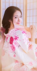 娇艳盛开的玫瑰 亚洲花季女生高清室内写真美图