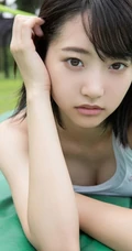 甜少女武田玲奈户外草坪写真 紧身背心短裤身材骨感