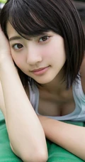 甜少女武田玲奈户外草坪写真 紧身背心短裤身材骨感