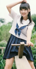 穿校服的可爱学生妹子唯美户外写真