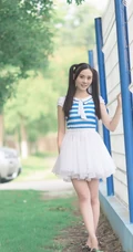 清新白裙可爱可爱女生户外写真 抓住夏天的尾巴