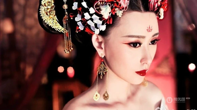 伪娘的天下-美颜男子惊艳cos武媚娘-惊呆了！