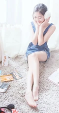 嫩模李昔雨简约连体肩带牛仔裤唯美写真