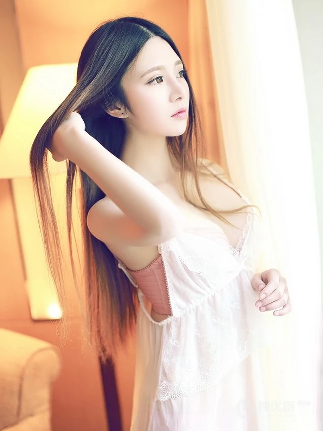 温暖的日子-纯女生孩温暖的睡裙室内图片