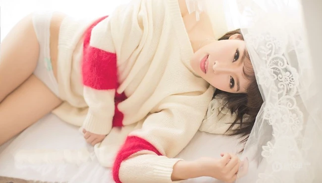 女生模特冰冰唯美高清室内写真图片