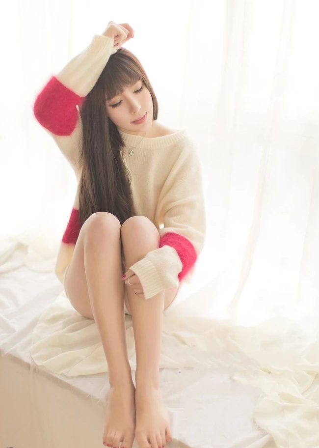 女生模特冰冰唯美高清室内写真图片