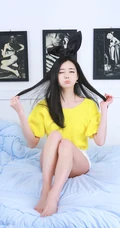 爱眯眼的可爱女生 韩佳恩高清主题造型装扮写真