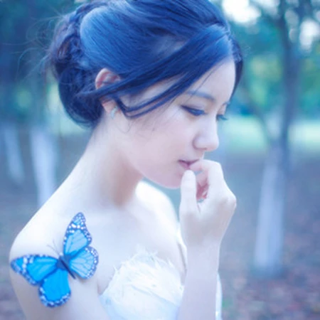 清新花丛中的女生唯美图片