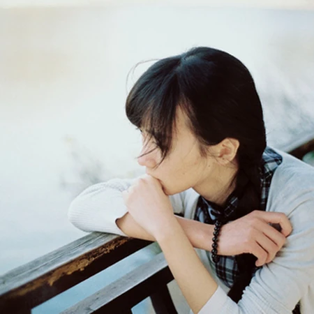 一切都会过去 专注专心的女生唯美图片