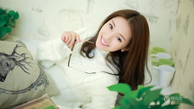 清纯可爱清新怡人 女生菅韧姿纯美写真图片