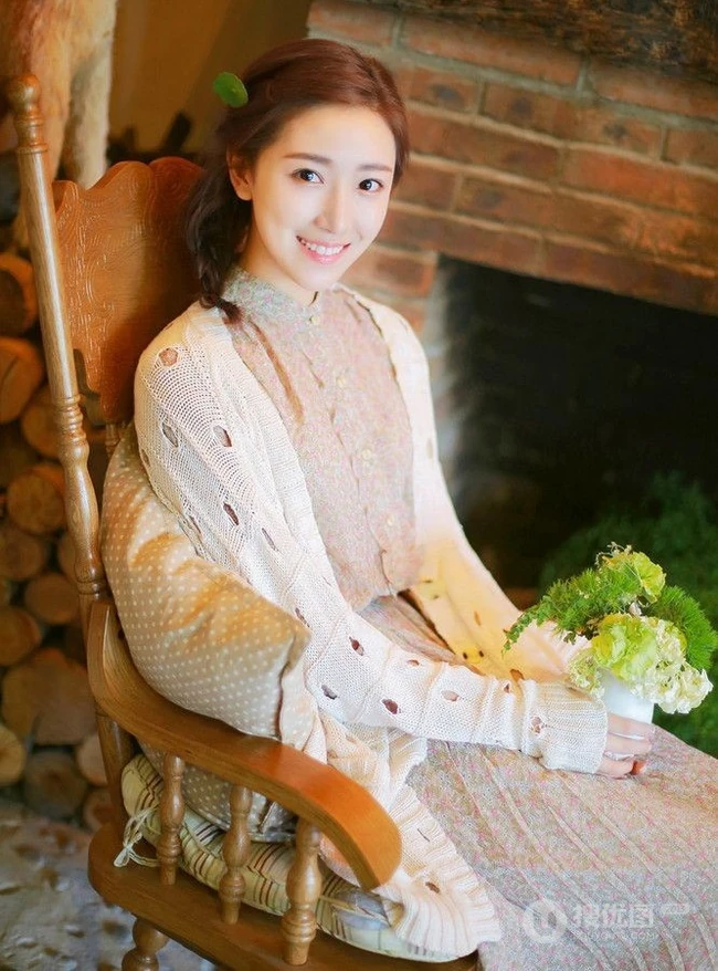 清纯可爱清新怡人 女生菅韧姿纯美写真图片