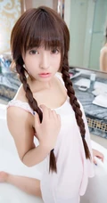 楚楚可人 清纯妹子张楚Aimee高清纯美室内写真