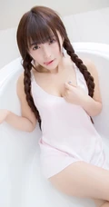楚楚可人 清纯妹子张楚Aimee高清纯美室内写真