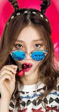韩国少女李晟京百变魅力写真图片大全（bnt）