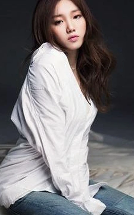 韩国少女李晟京百变魅力写真图片大全（bnt）