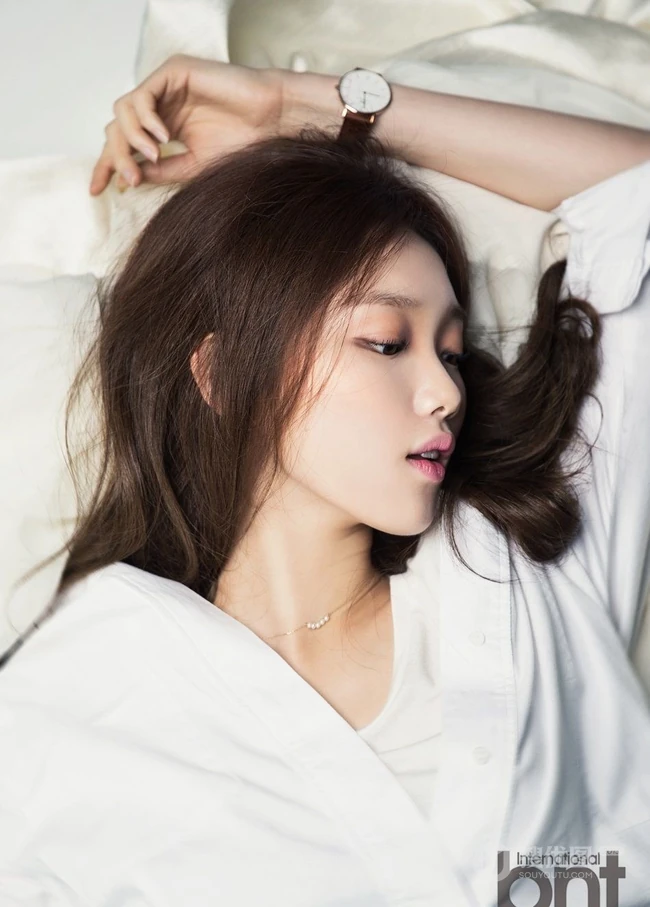韩国少女李晟京百变魅力写真图片大全（bnt）