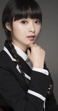 90后清纯女星余心恬学生制服写真