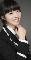 90后清纯女星余心恬学生制服写真