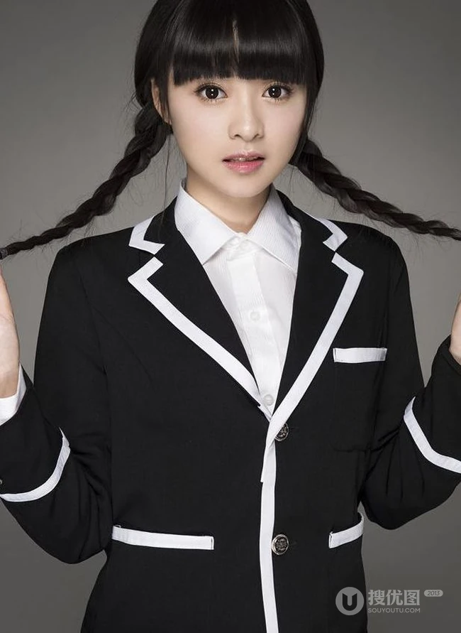 90后清纯女星余心恬学生制服写真