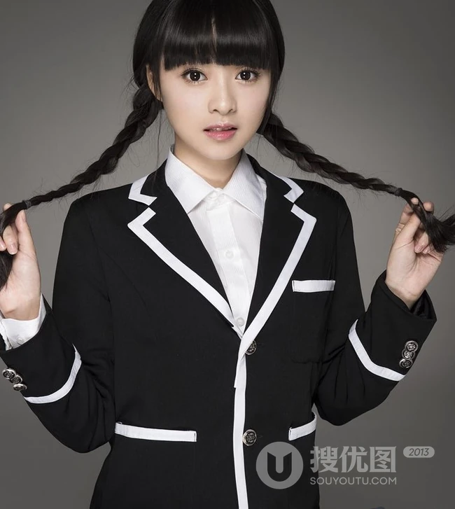90后清纯女星余心恬学生制服写真