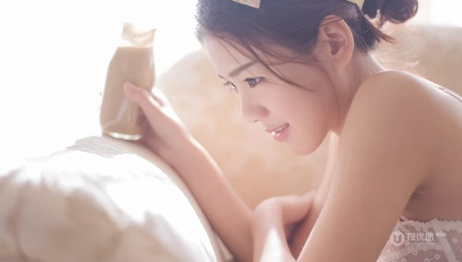 甜美可爱清纯棒棒糖少女家居服室内写真