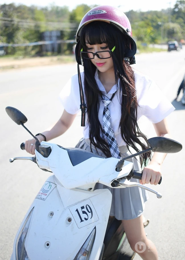 清纯机车&ldquo;学生妹子&rdquo;杨晓青儿郊游高清写真