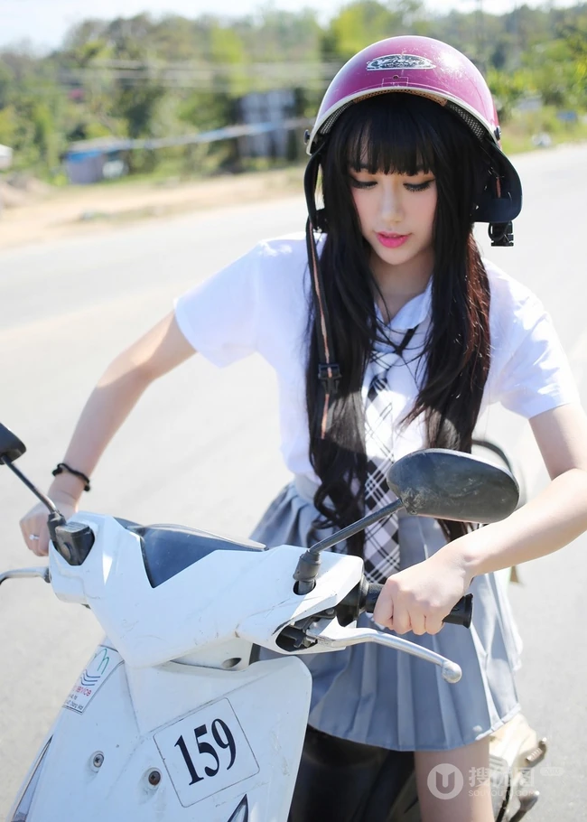 清纯机车&ldquo;学生妹子&rdquo;杨晓青儿郊游高清写真