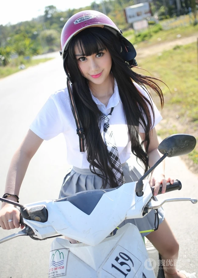 清纯机车&ldquo;学生妹子&rdquo;杨晓青儿郊游高清写真