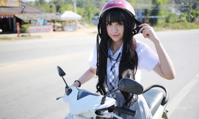 清纯机车&ldquo;学生妹子&rdquo;杨晓青儿郊游高清写真