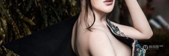 王子子简约全裸服装上阵-线条线条露半边-风景无限