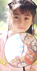 可爱大眼睛-双眼皮可爱女生李小月复古写真图片