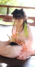 可爱大眼睛-双眼皮可爱女生李小月复古写真图片