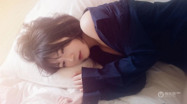 短发家居服少女朦胧清纯唯美室内写真