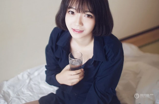 短发家居服少女朦胧清纯唯美室内写真