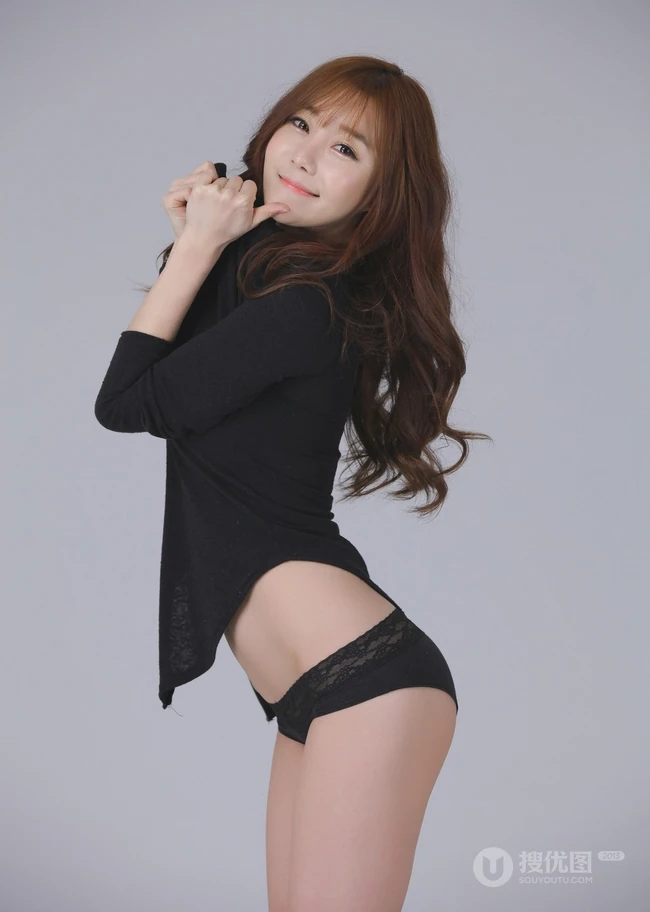 韩模崔瑟琪长腿线条黑色系风格写真图片