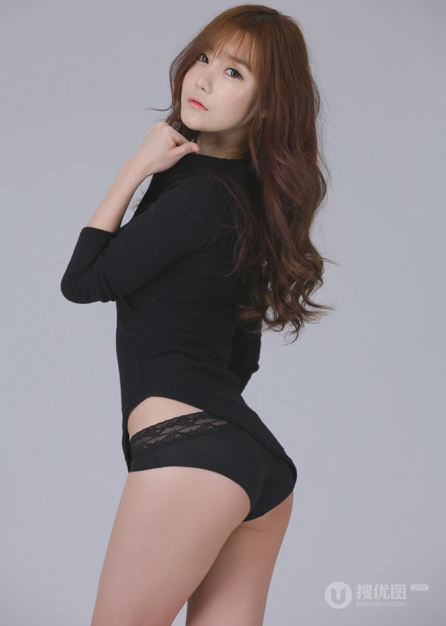 韩模崔瑟琪长腿线条黑色系风格写真图片