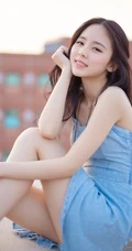 秀发如虹，秀雅绝俗-天台上的清纯轻灵女生写真