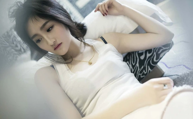 清透浴室加室内-女生嫩模小彩美轮美奂超高清写真