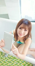 台电清纯少女可爱俏皮清新室内写真图片