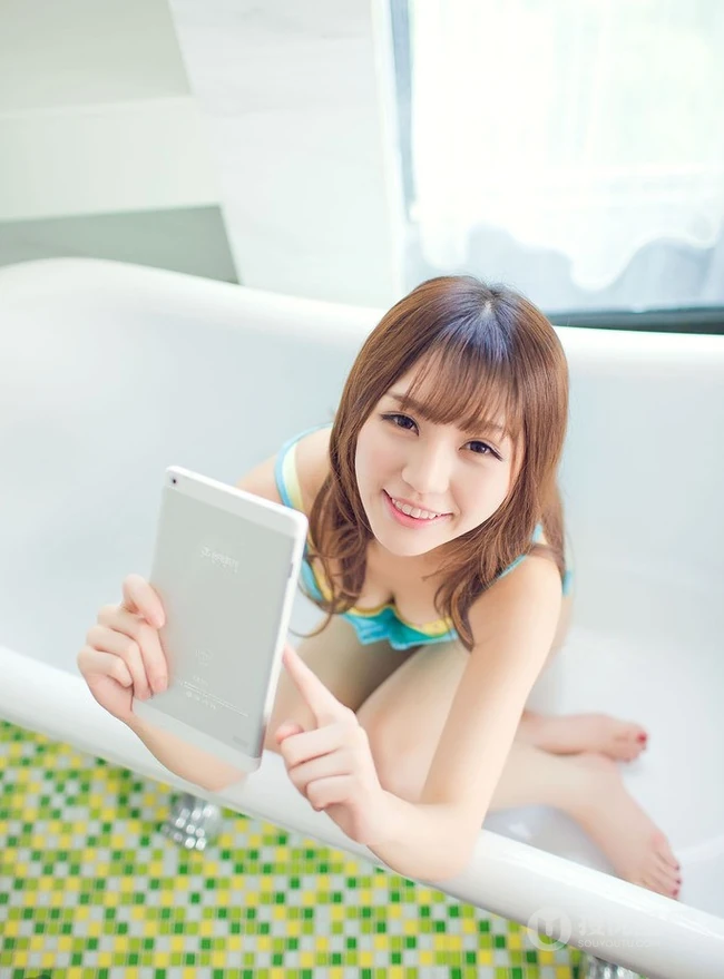 台电清纯少女可爱俏皮清新室内写真图片