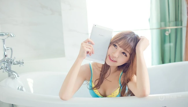 台电清纯少女可爱俏皮清新室内写真图片