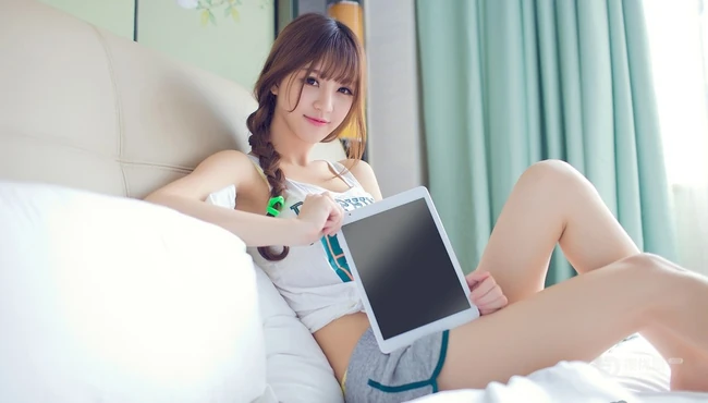 台电清纯少女可爱俏皮清新室内写真图片