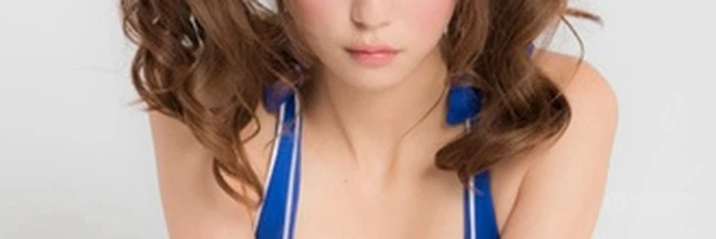 日本双马尾气质女生小出友华写真-短款短装可爱动人