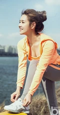 韩国女生李妍杜休闲运动装写真-展清新动人笑容