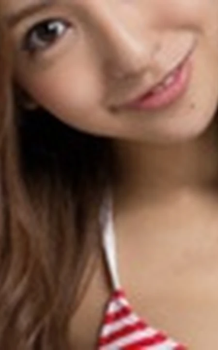 日本女生板野友美泳装写真-娇小玲珑气质线条匀称