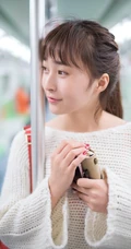 地铁上的清纯女孩张楚Aimee动人可爱写真