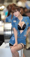 韩国顶级车模柳智惠车展牛仔秀豪乳-大到离谱