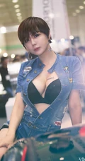 韩国顶级车模柳智惠车展牛仔秀豪乳-大到离谱